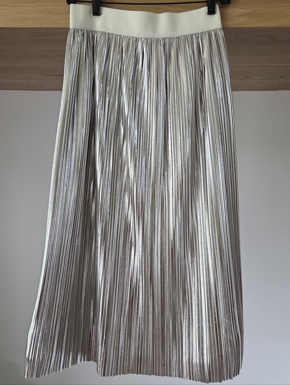(New) Alice + Olivia Mikaela Midlength Pleated Skirt